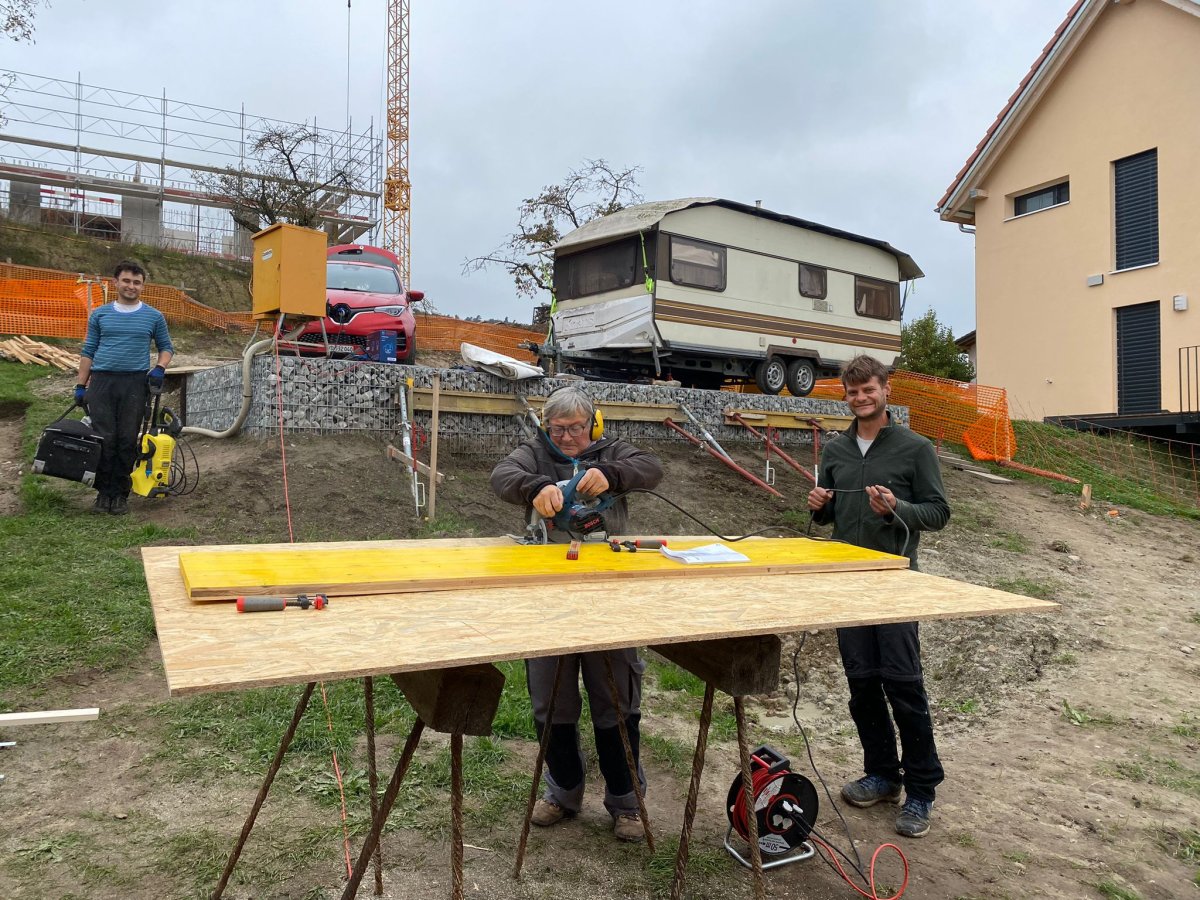 Artículo 7: Instalación de la obra: El toldo se convierte en nuestra sede